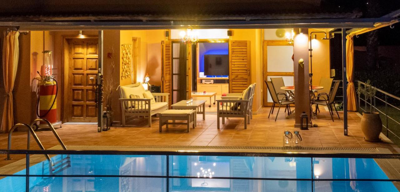 Cozy Small Smart Villa With Private Pool Mikri Mantineia Kalamata Ngoại thất bức ảnh