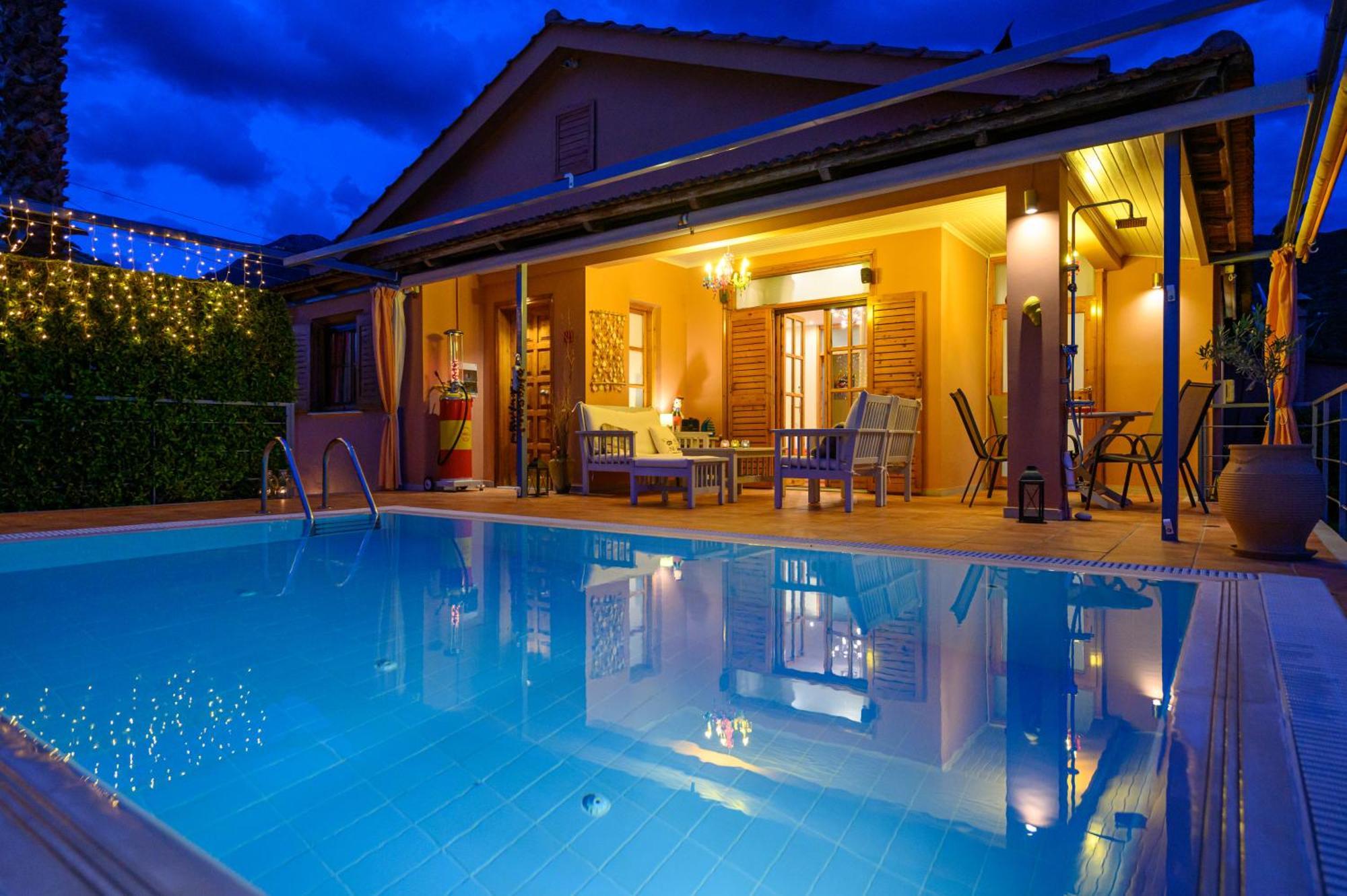 Cozy Small Smart Villa With Private Pool Mikri Mantineia Kalamata Ngoại thất bức ảnh