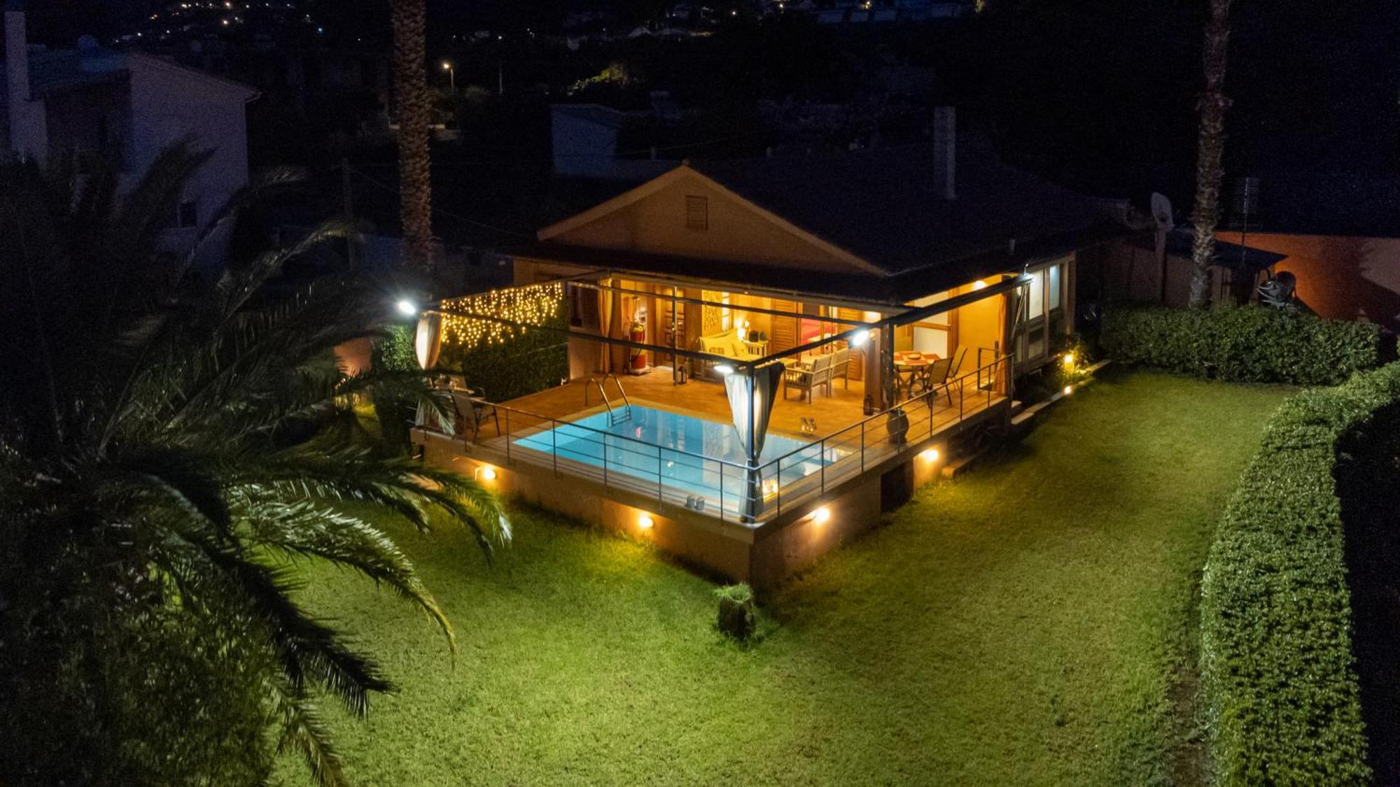 Cozy Small Smart Villa With Private Pool Mikri Mantineia Kalamata Ngoại thất bức ảnh